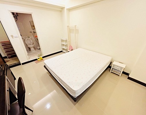 捷運麟光★女性專屬★獨立陽台★採光佳★新裝潢 - Image 3