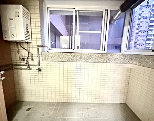 可辦公室/傢俱可談/可租補/優質社區通風大三房B1平車 - Image 12