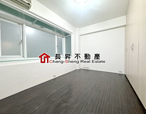 忠孝敦化站~蛋黃區面靜巷大空間4+1房(含稅~可寵) - Image 8