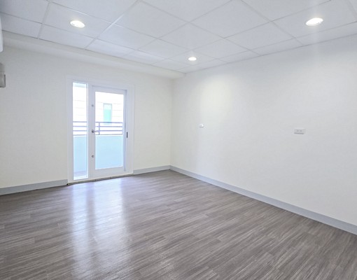 翻新車庫透天,空間大,可租補,可營登 - Image 7