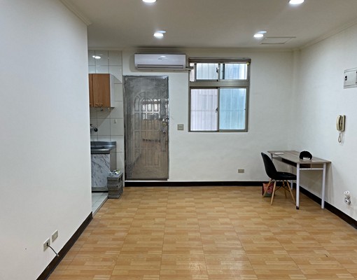 捷運中山國小頂樓稀少大陽台獨立住家 - Image 1