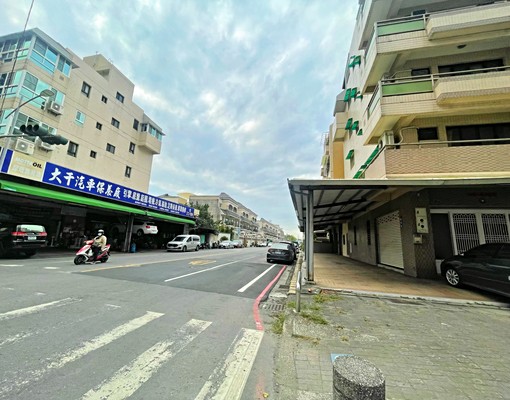 【八卦寮夜市】旁人潮洶湧醒目黃金店面 - Image 3