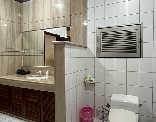 和緯商圈包水電~可租補電梯套房出租 - Image 3