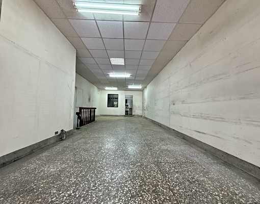 三峽中正路臨路一樓+地下室~使用約50坪 - Image 5
