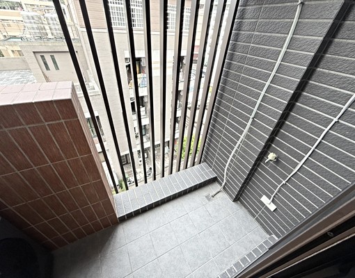全新陽台獨洗★可租補★室內機位★近勤益 - Image 8