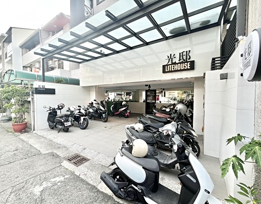 太陽叫你起床🍁租屋補助🍁陽台獨洗🍁機車位 - Image 3