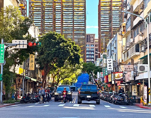 獨家!民生社區!獨立電梯套房(免追垃圾車)! - Image 4