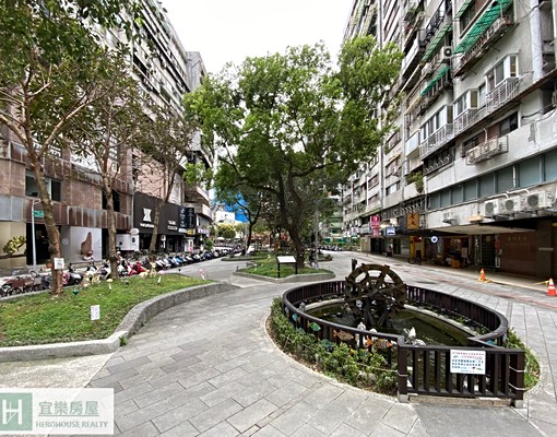忠孝復興站*東區SOGO管理全新第一手精裝外商首選 - Image 10