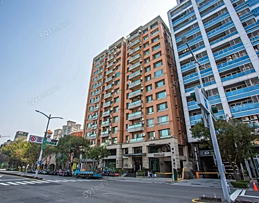 農16/巨蛋商圈/蛋黃地段/凹子底公園採光/美4房 - Image 1