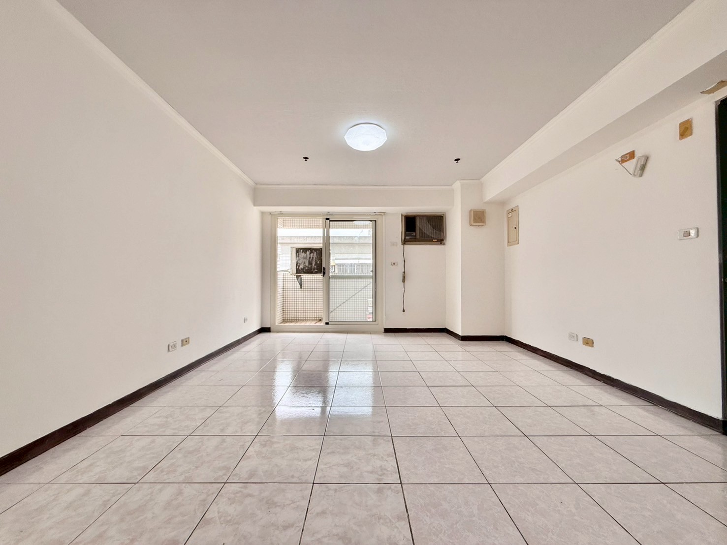 首購精選~一手屋主✨長億城頂樓視野戶・三房含車位✨