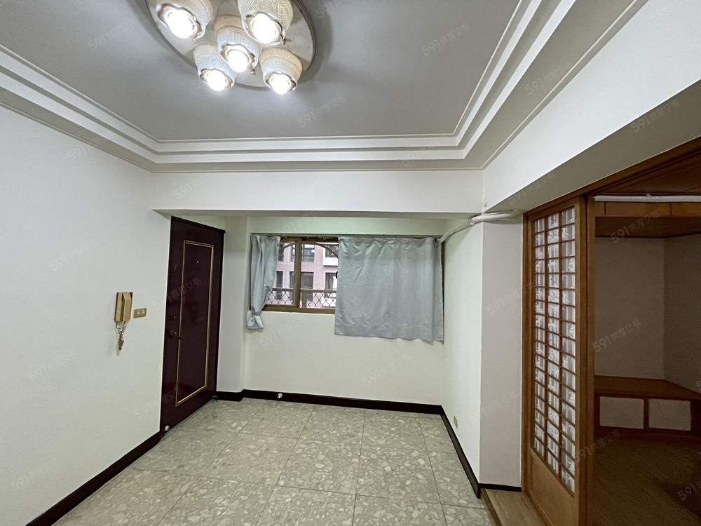 小客廳溫馨明亮