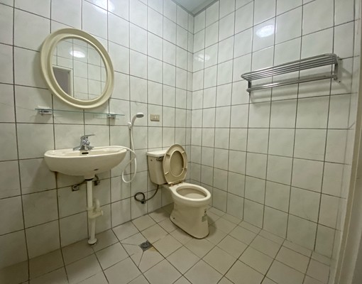 有對外窗套房,鬧中取靜 - Image 4