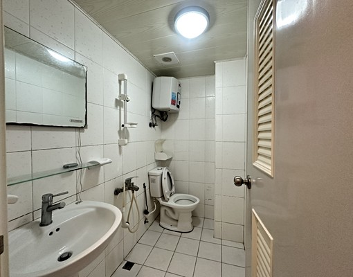 大甲站前國王/套房出租/員工宿舍/01605 - Image 4