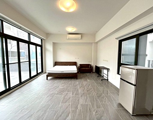 (租)近市政府大露台套房 - Image 2