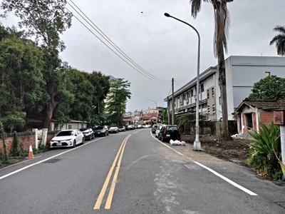 竹山市區超大地坪(131坪)透天