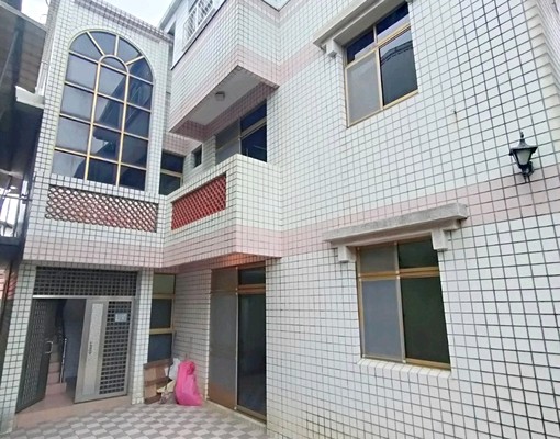 大透天可停兩車/住家/員工宿舍/使用約170坪/8房5廳2衛 - Image 1