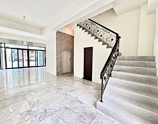 雪姐💯清水市中心黃金賺錢金店面~ - Image 1