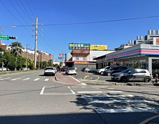 工業區✨飯店式全新裝潢✨陽台✨機車格✨垃圾集中回收✨台電計價 - Image 9