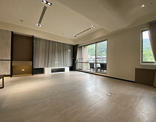 知名建案，泳池公設齊全，安靜舒適，高檔裝潢 - Image 1