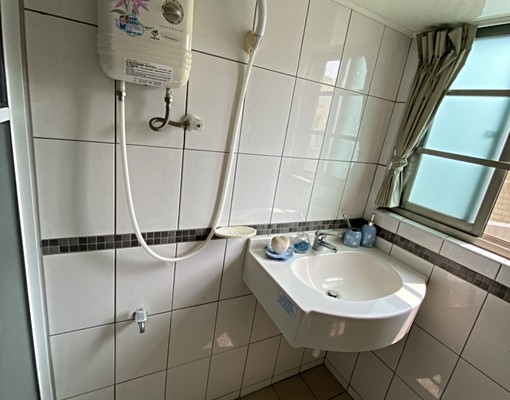 優質套房~附冷氣冰箱電視,光纖網路 - Image 4