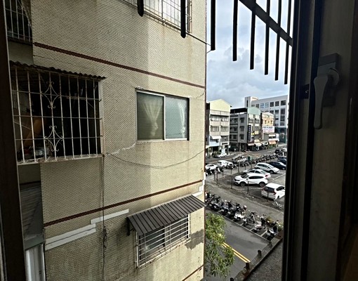 近信義國小捷運站公寓出租(可分租) - Image 15