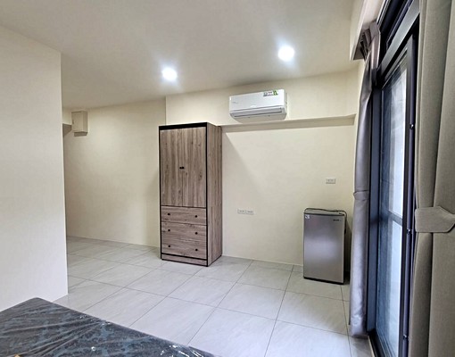 竹北租屋。陽台套房。台元科技全新有網路。垃圾處理 - Image 3