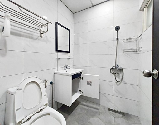 南崁路透天家庭式套房出租附機車位高檔裝潢舒適空間近好市多南亞 - Image 2