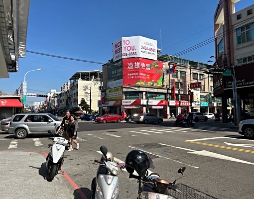 降價了⋯近軍功商圈大面寬9米可危老住二