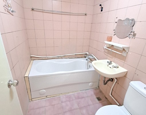 近華泰飯店、全新浴缸廁所、台電繳費 - Image 4