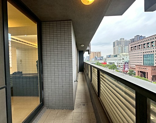 市政文華4房雙平面車位新光三越市政府學區大遠百市場 - Image 7