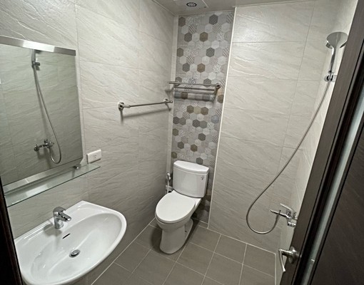 🌟優質套房出租｜可申請租補💰獨立陽台＋洗衣機 - Image 4