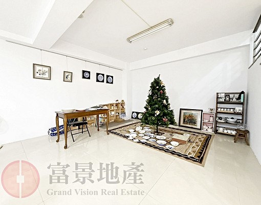 HOT●榮華特區●格局方正●空間寬敞 - Image 1