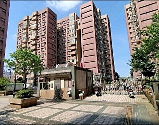 可短租3個月。室內空間32坪！市區大三房加車 - Image 1