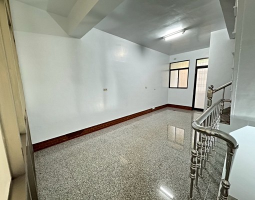 (租)小港康莊路透天3樓單層整層出租(限女性) - Image 4