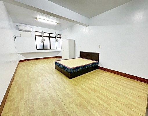 (租)小港康莊路透天3樓單層整層出租(限女性) - Image 1