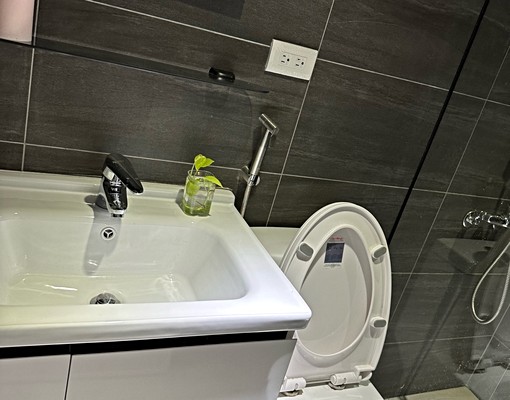 五塊厝捷運站陽台套房可租補可報稅 - Image 11