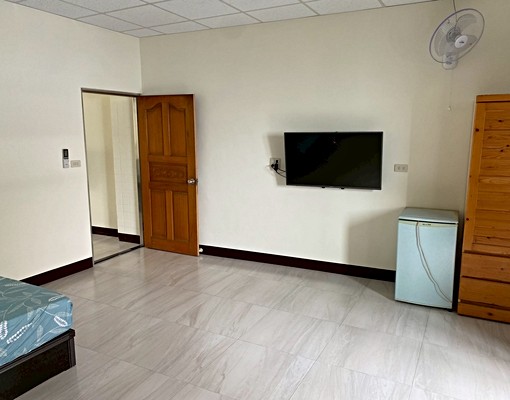 整層空間大.配備齊全.馬桶洗便座衛生乾淨又舒適本住處全面禁菸 - Image 9