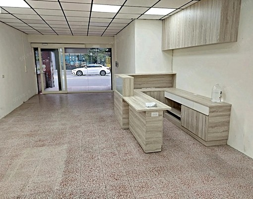 中山路1樓/恩主公旁/適合醫療診所或個人工作室 - Image 1