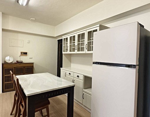 近文昌國小、商圈,格局方正寬敞明亮,全新裝璜及家具,可租補 - Image 6