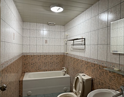 竹北高鐵東興路二段電梯透天住辦出租 - Image 8