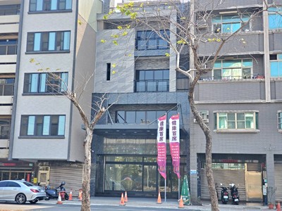 誠品書局碳佐麻里商圈8.3米大面寬120大地坪全新霸氣金店面