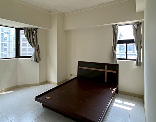 三房二廳格局採光佳。 - Image 2