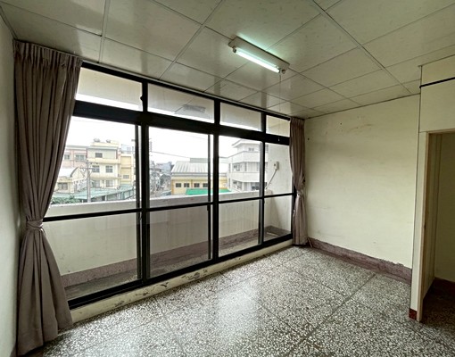 大里高中🌲出租二三樓透天三房全空屋可倉庫~一樓已出租娃娃機 - Image 5