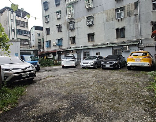 自租車位★延和路62巷口★ - Image 1
