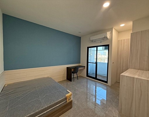 東區全新電梯景觀大套房 - Image 4