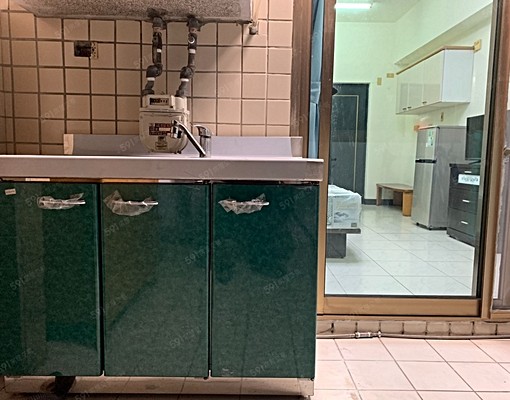 東區~可租補獨立電梯套房 - Image 4