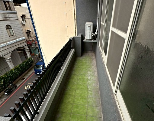 中原商圈獨立陽台套房全新整理完工 - Image 6