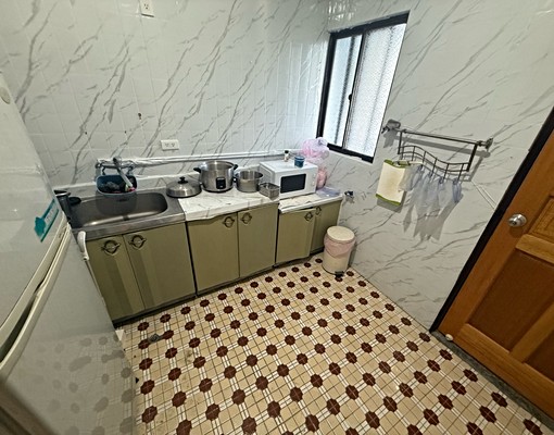 南機場:西藏路:家具齊全:採光:機能便利:可租補:前後陽台 - Image 5