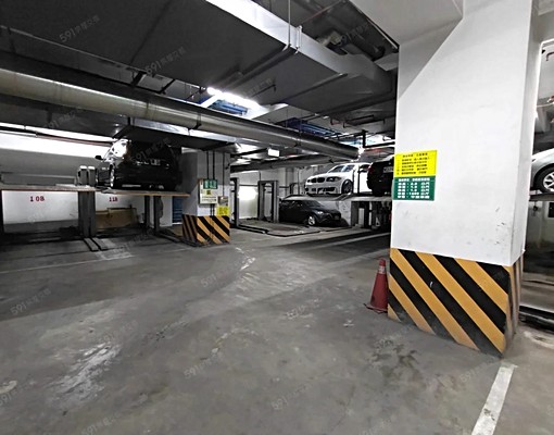 小車車位出租●漢神商圈三多商圈●年繳優惠●地址另出租營登 - Image 1