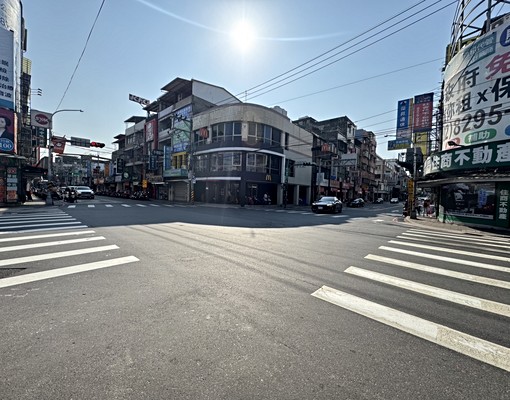 五股成泰路商圈/近麥當勞全聯/可寵採光套房 - Image 2